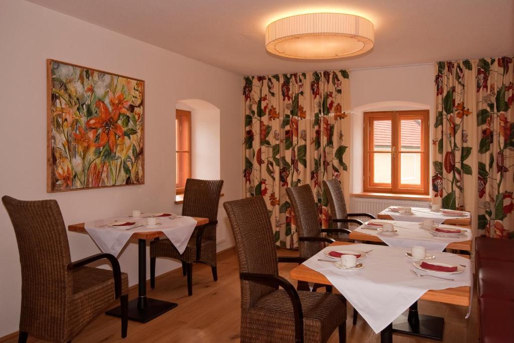 מלון Fischlham Gastehaus Schloss Bernau מראה חיצוני תמונה