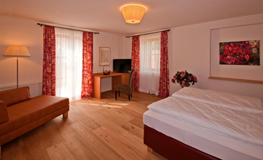 מלון Fischlham Gastehaus Schloss Bernau חדר תמונה
